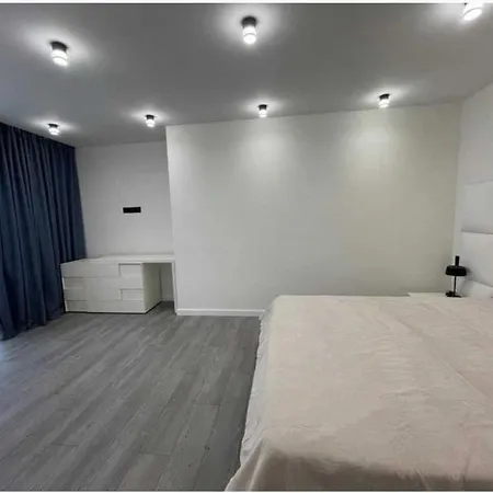 Lux 1-Bedroom Beautiful Apartment Most City Central Area Dnipro Exterior photo