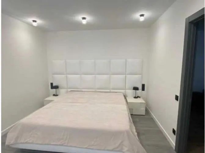 Lux 1-Bedroom Beautiful Apartment Most City Central Area